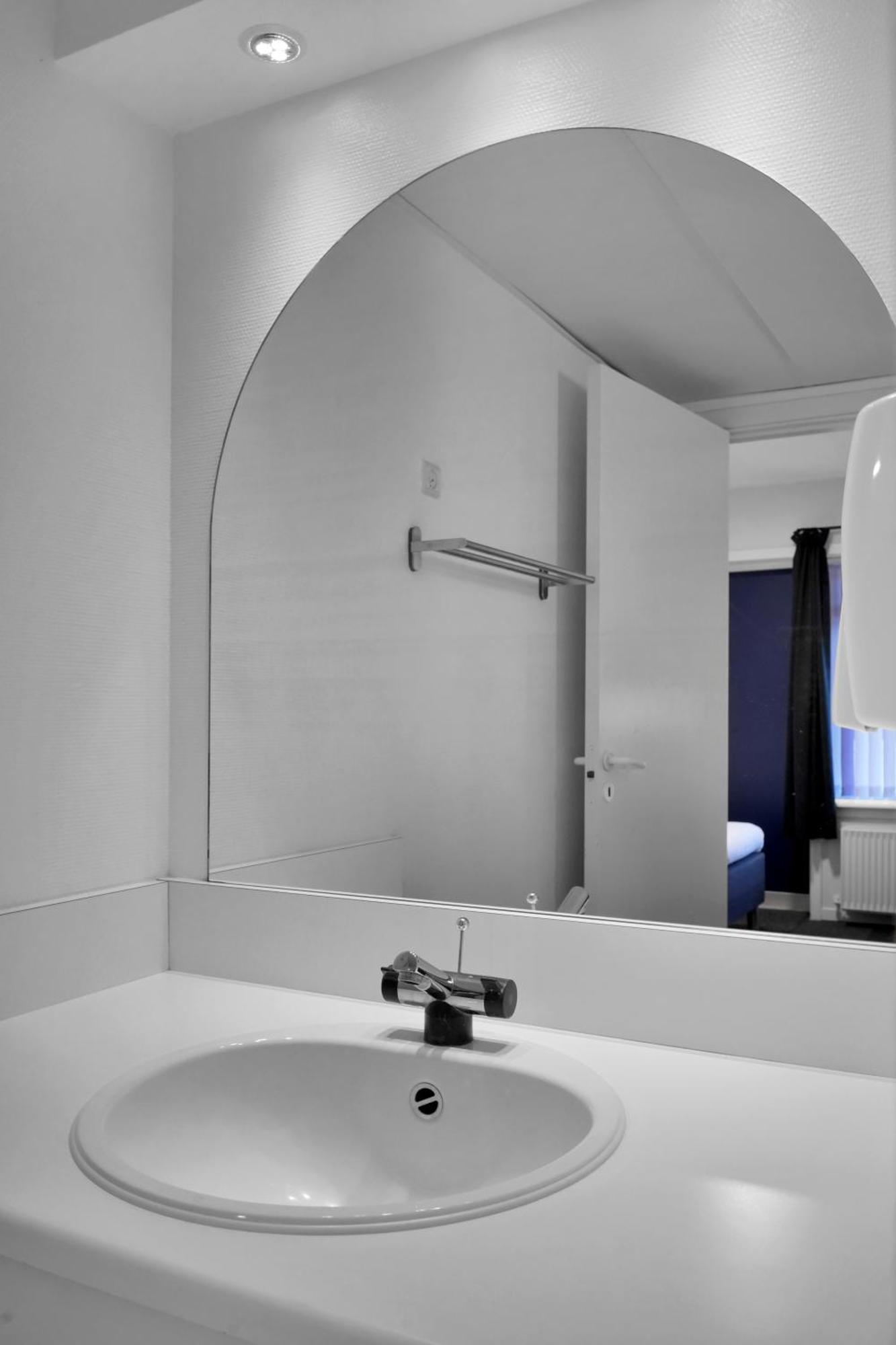 Hotel فاردي المظهر الخارجي الصورة
