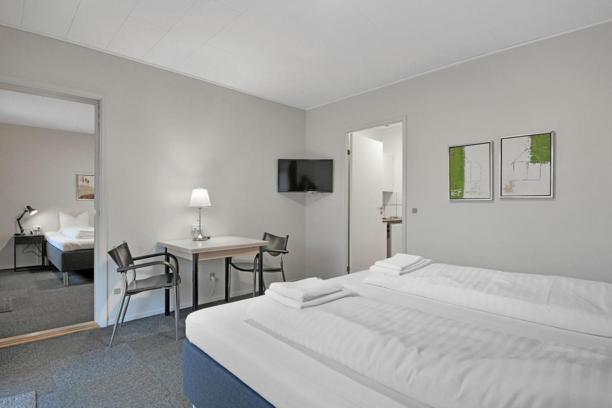 Hotel فاردي المظهر الخارجي الصورة