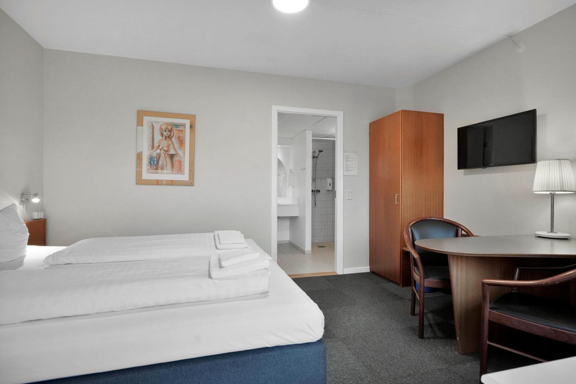 Hotel فاردي المظهر الخارجي الصورة