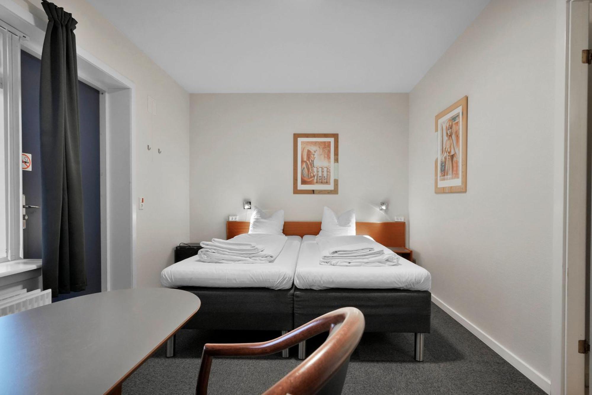 Hotel فاردي المظهر الخارجي الصورة