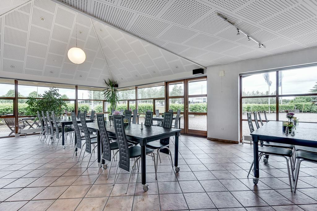 Hotel فاردي المظهر الخارجي الصورة