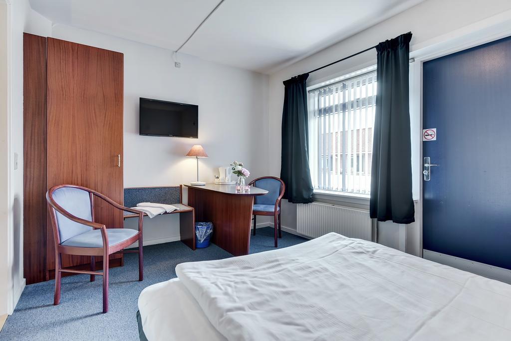 Hotel فاردي المظهر الخارجي الصورة
