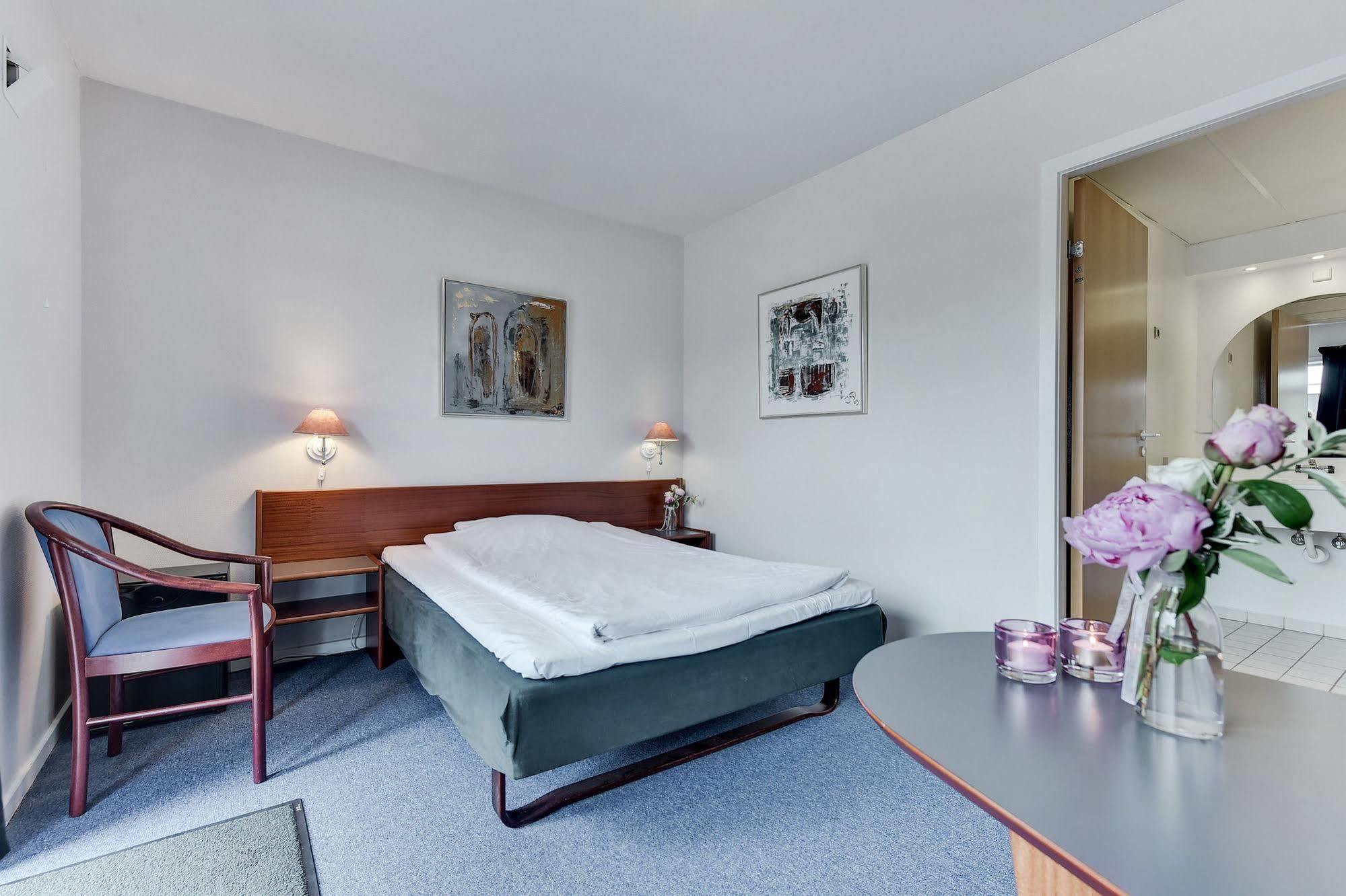 Hotel فاردي المظهر الخارجي الصورة