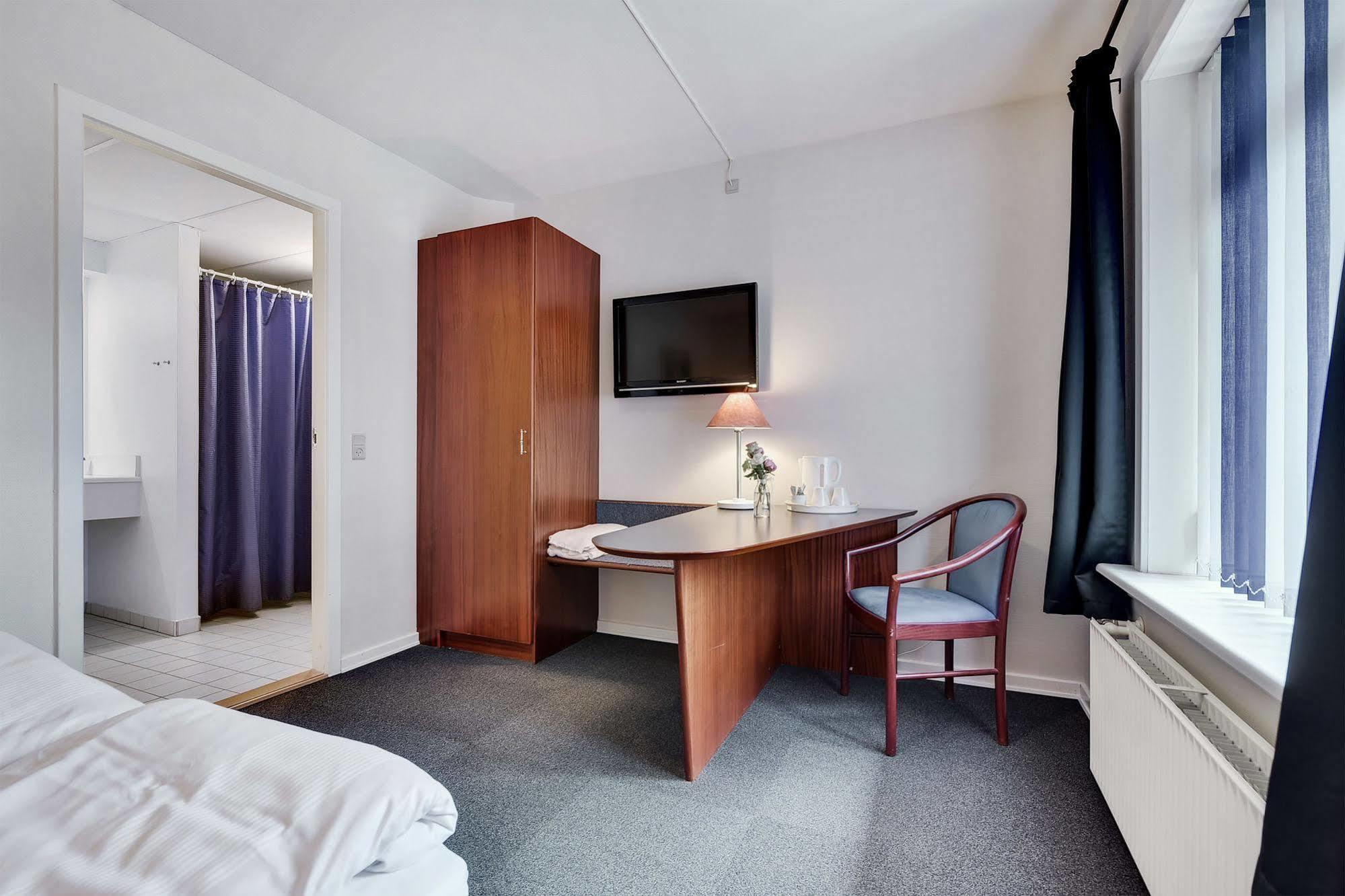Hotel فاردي المظهر الخارجي الصورة