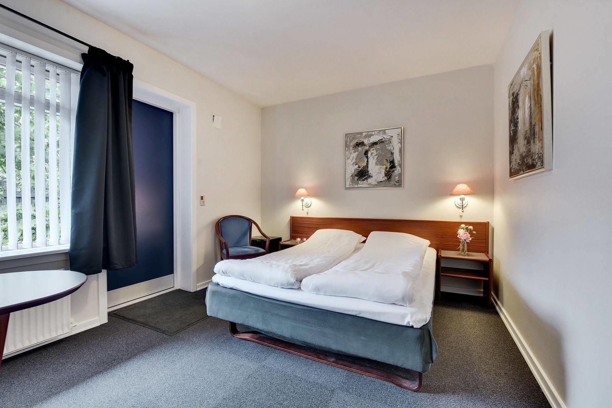 Hotel فاردي المظهر الخارجي الصورة